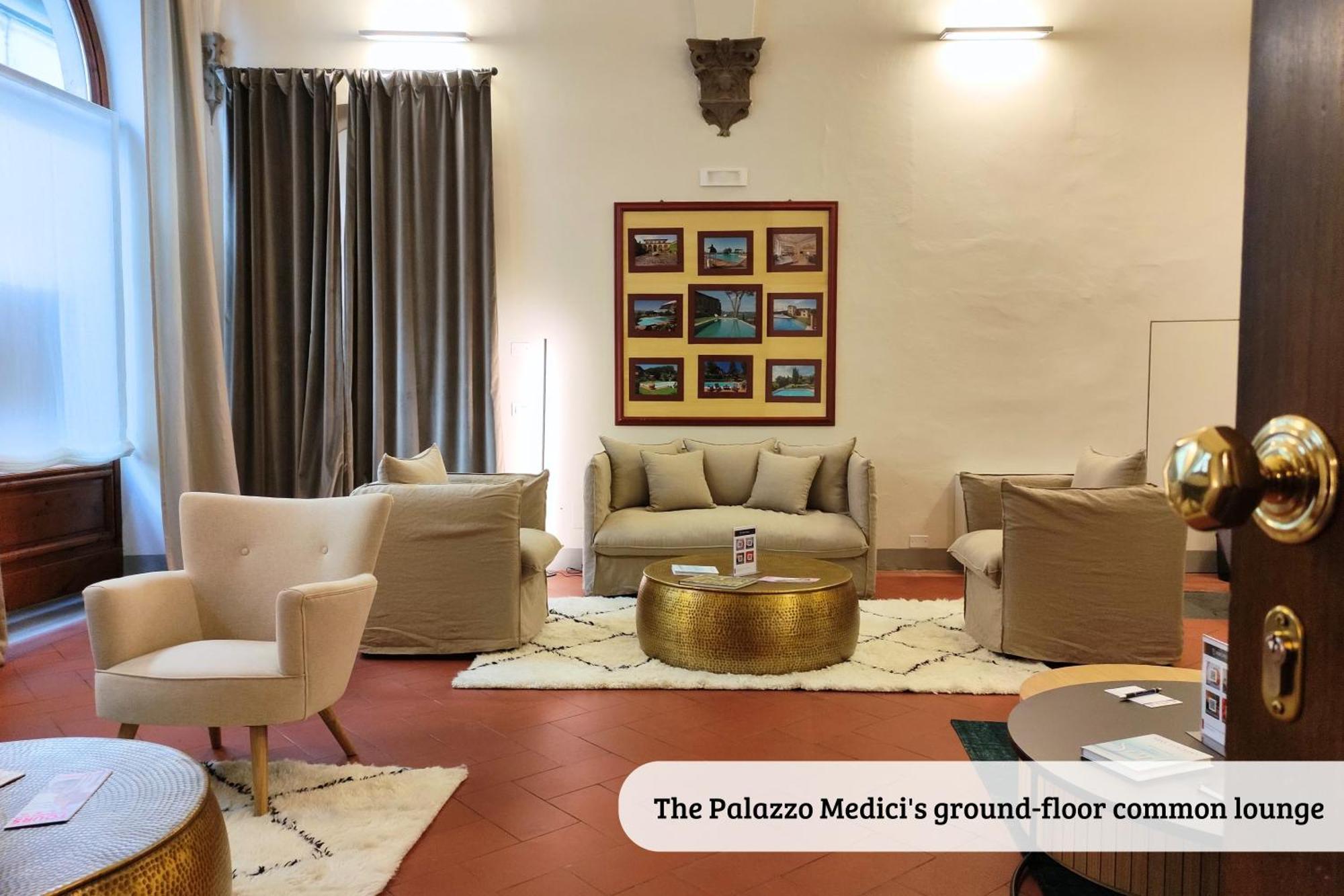 Caravaggio Frescoed Big Loft In Oltrarno Apartamento *