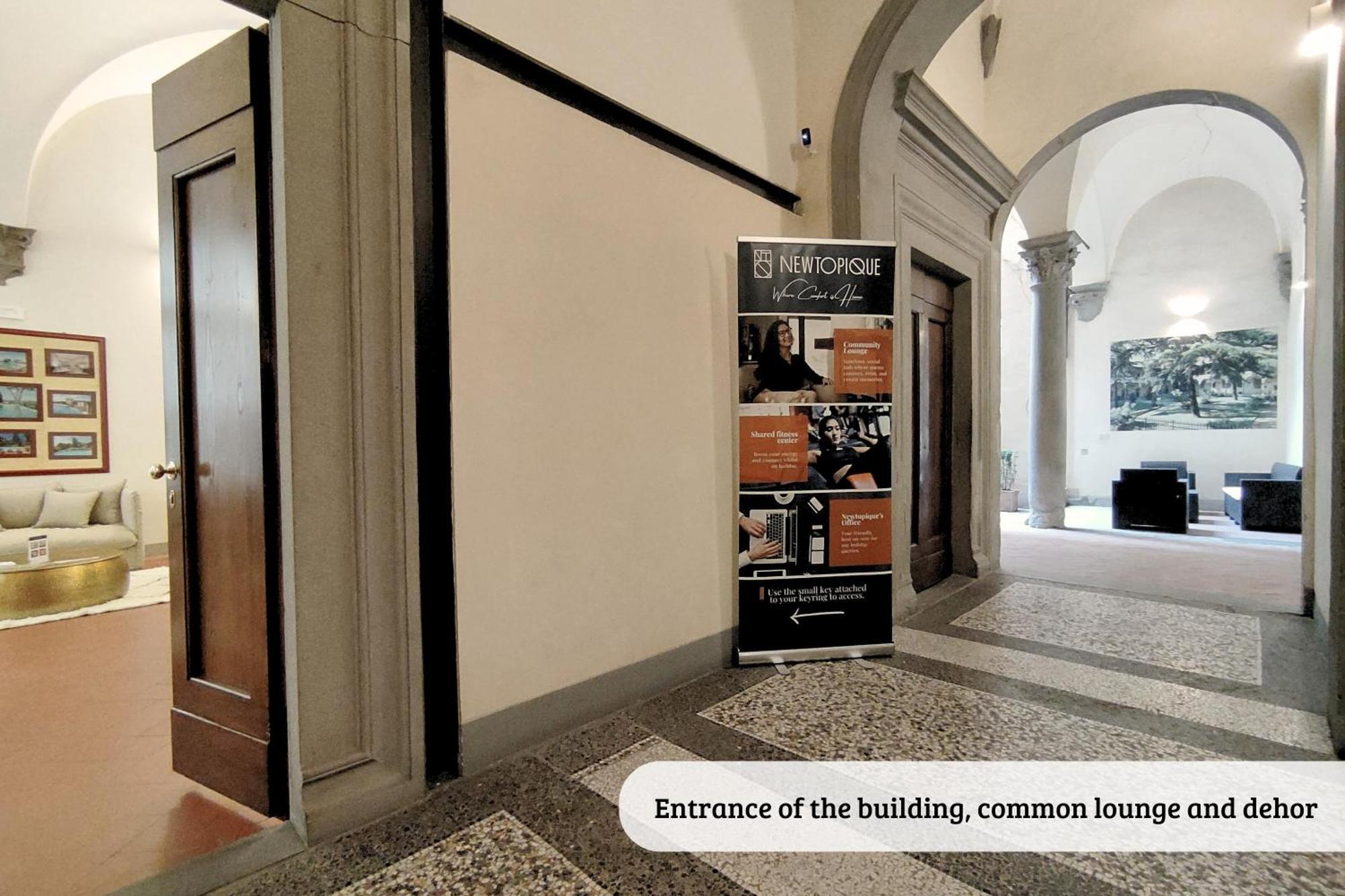 Caravaggio Frescoed Big Loft In Oltrarno